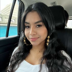 Meet your Posher, Andrea